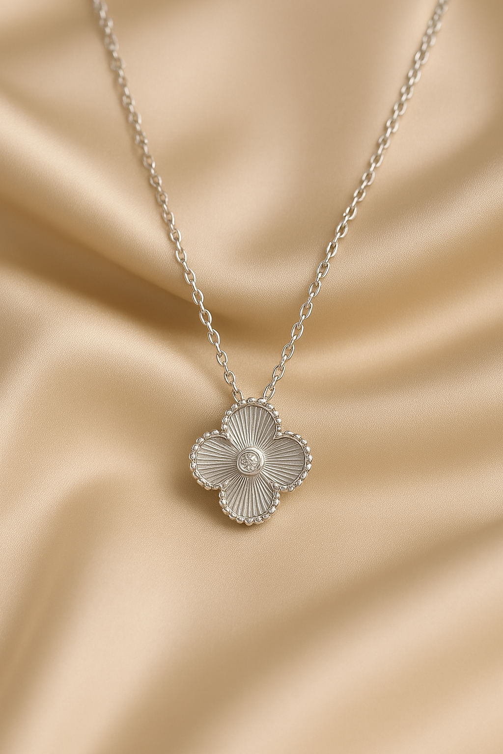 Maison Clover Necklace