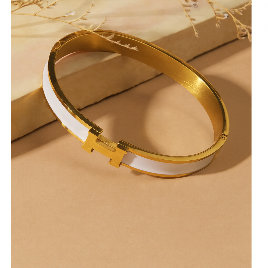 Harlow Bangle - Gold Tone