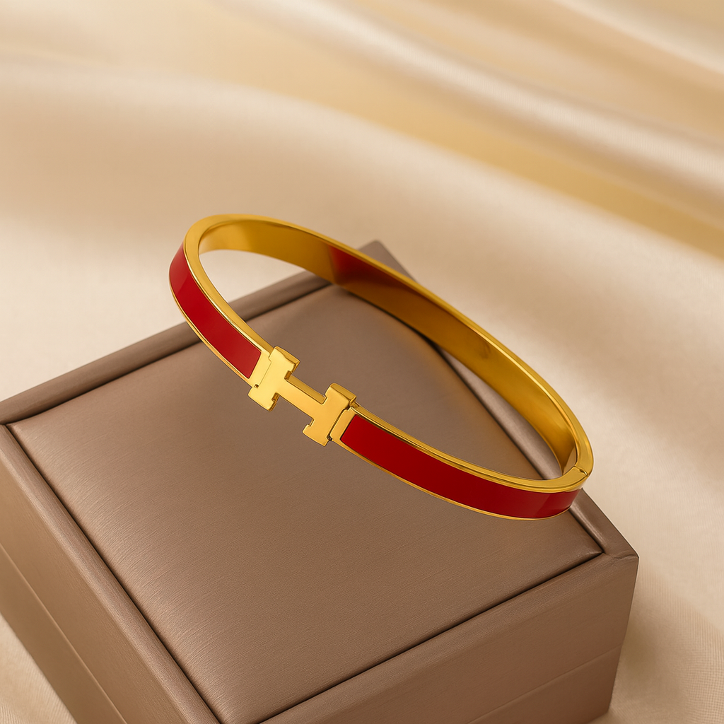 Harlow Bangle - Gold Tone