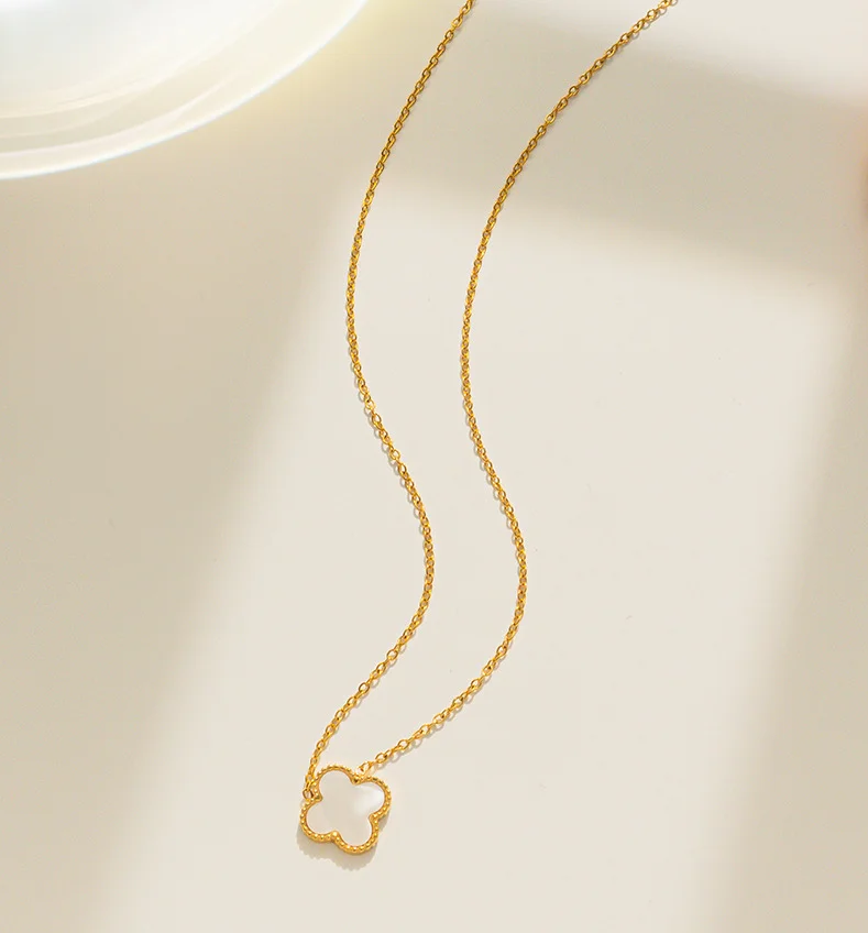 Maison Single Clover Necklace