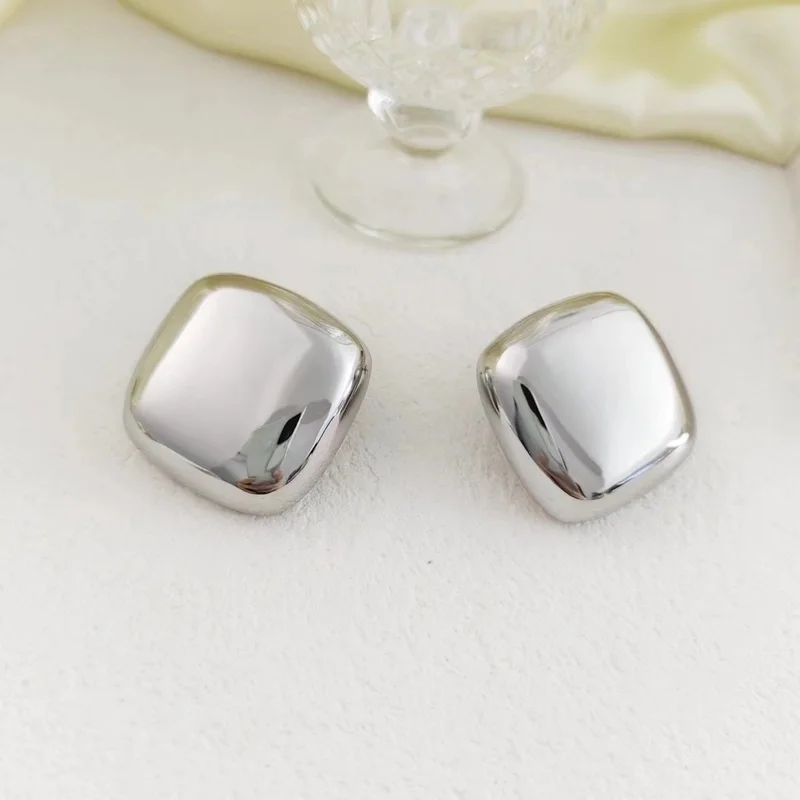Pillow Studs