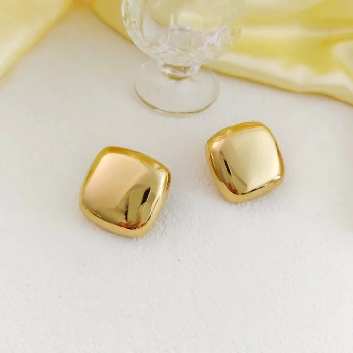 Pillow Studs