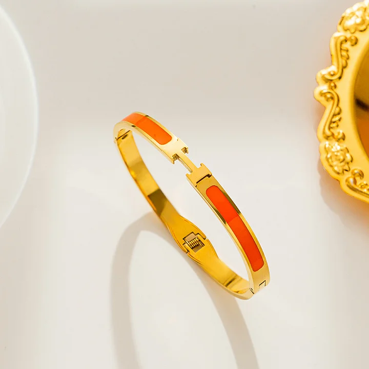 Harlow Bangle - Gold Tone