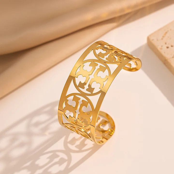 Noelle Cuff