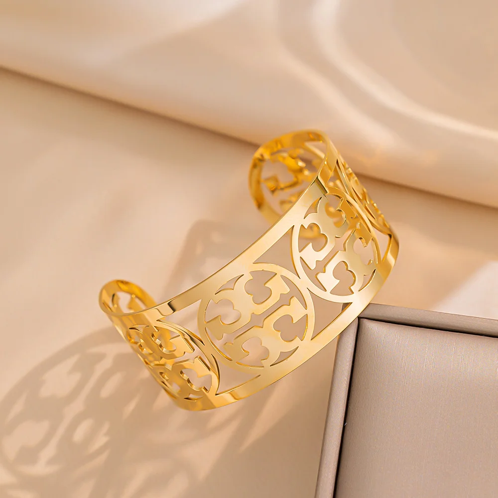 Noelle Cuff