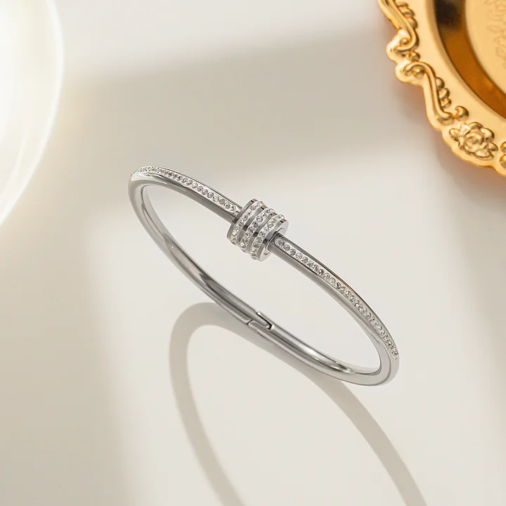 Eternelle Bangle